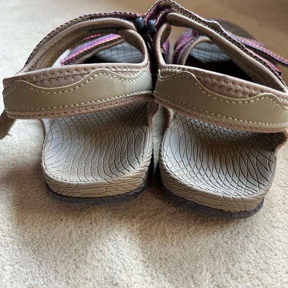 Whitin lightweights strap sandals multi colors and straps. Velcro adjustable - Picture 6 of 6